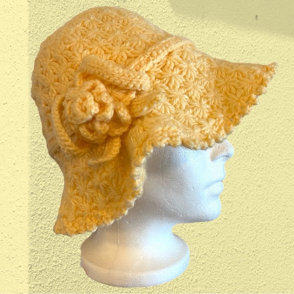Vintage yellow crochet wool bucket hat with rosette
